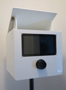 SmileCube Fotobox auf Stativ 2